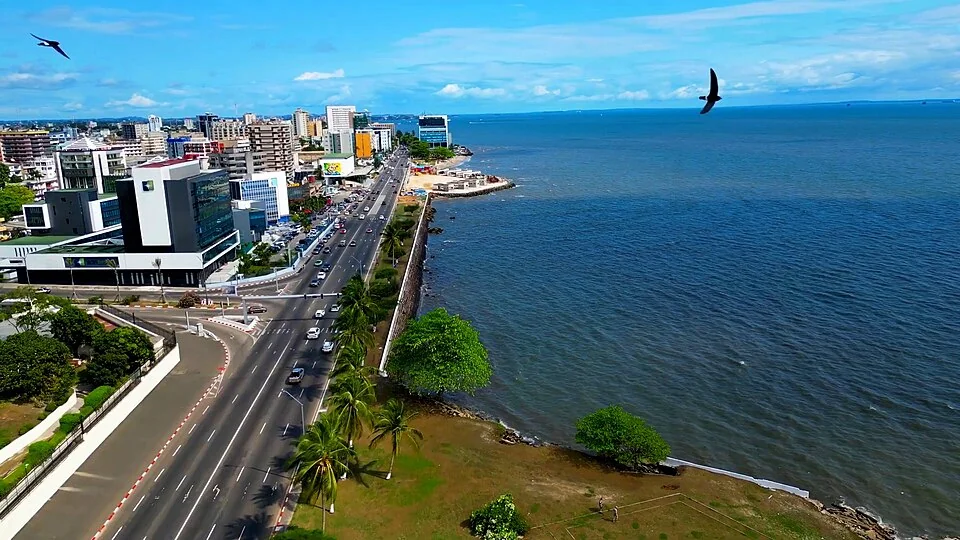加蓬 · Libreville seafront