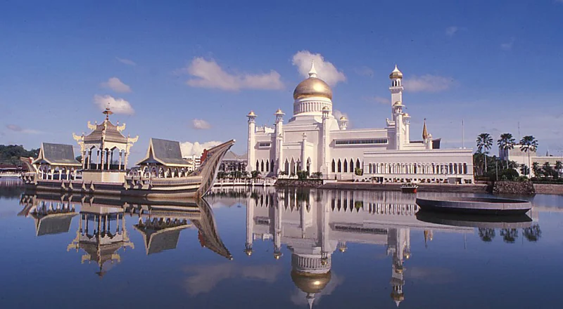 文莱 · Omar Ali Saifuddien Mosque