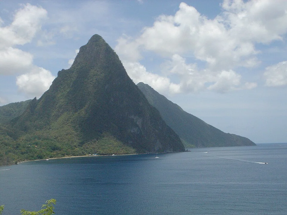 圣卢西亚 · Pitons (Saint Lucia)