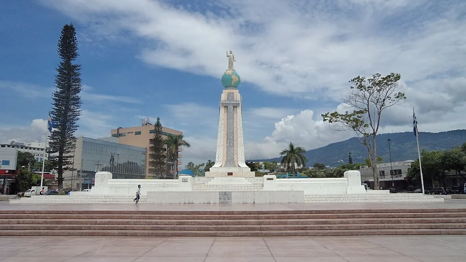 萨尔瓦多 · Monumento al Divino Salvador del Mundo