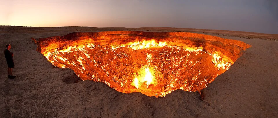 土库曼斯坦 · Darvaza gas crater