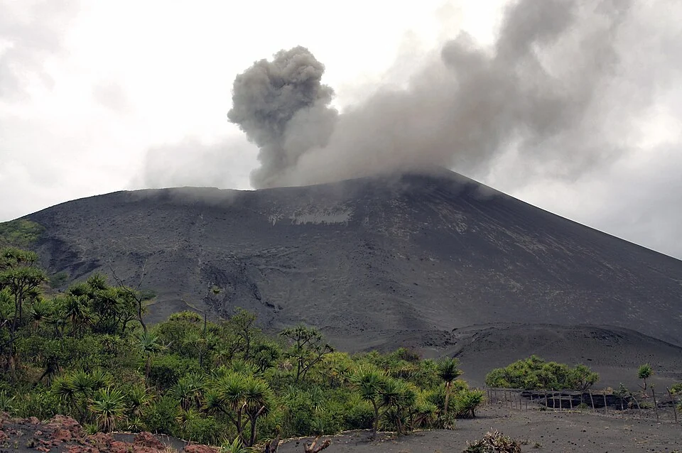 瓦努阿图 · Mount Yasur
