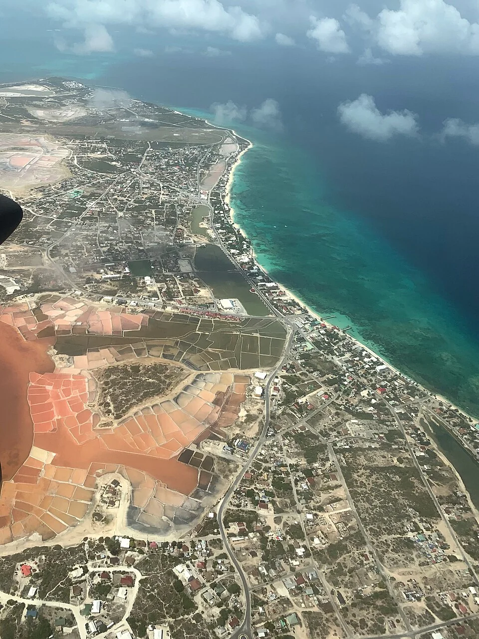 特克斯和凯科斯群岛 · Grand Turk coastline